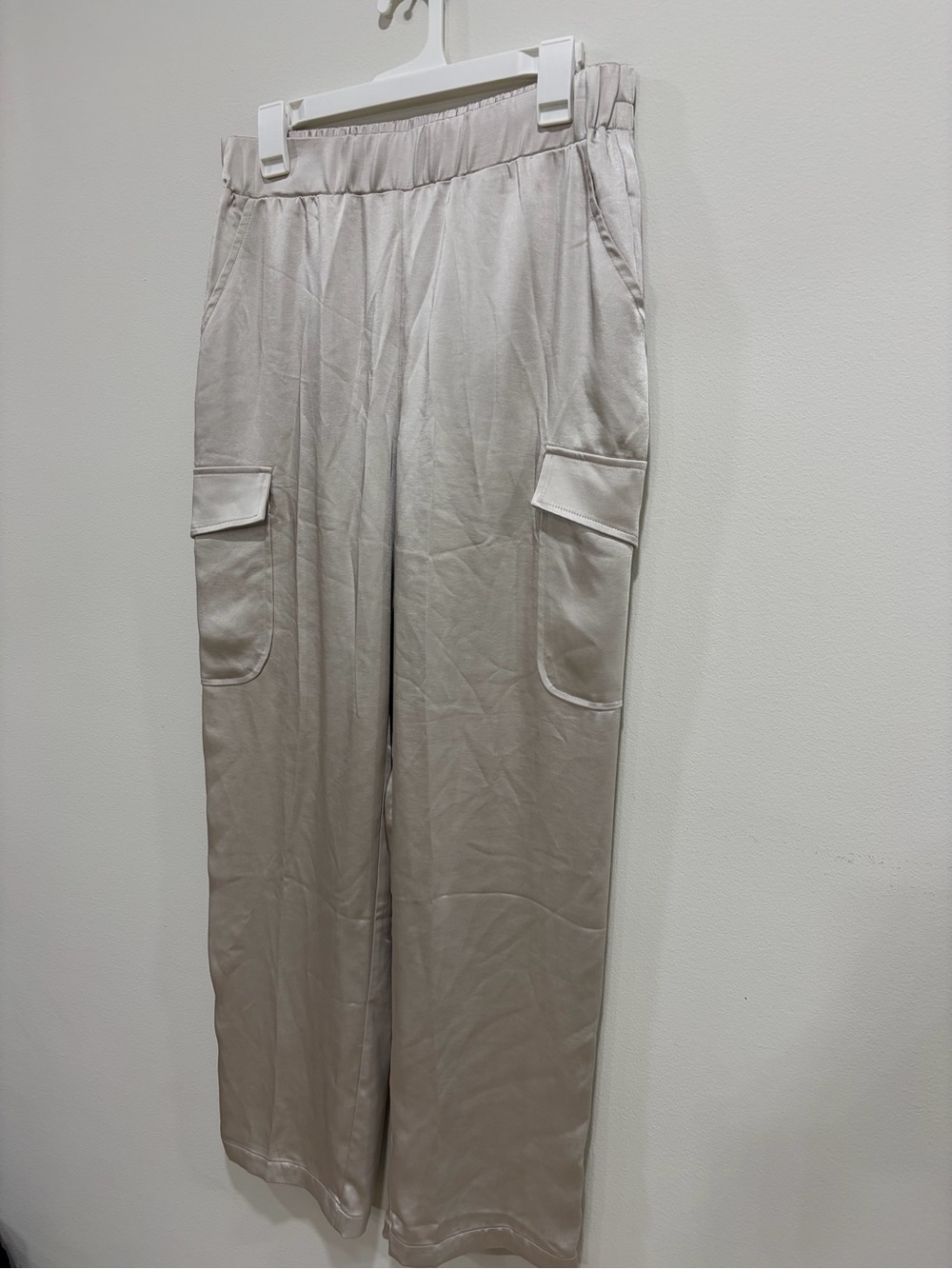 Relaxed Wide-Leg Silky Cargo Pants in Light Beige